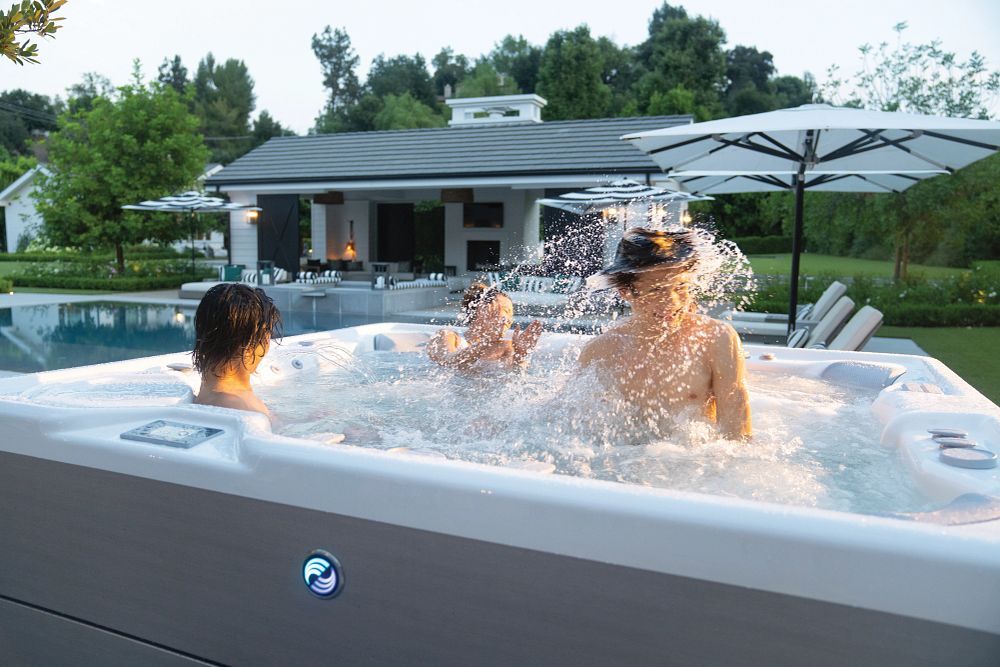 HSS-2024-Highlife-Grandee-AlpineWhite-BrushedNickel-Sunset-Lifestyle_8360-Edit HSS-2024-Highlife-Grandee-AlpineWhite-BrushedNickel-Sunset-Lifestyle_8360-Edit